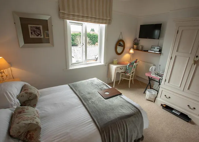 Treherne House & The Malvern Retreat